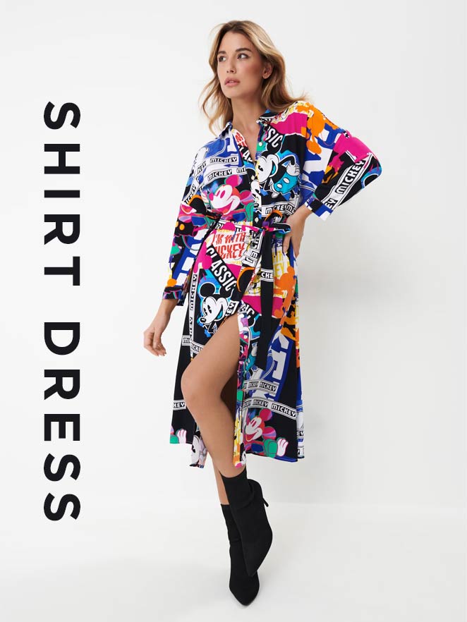 Rochie colorată - model într-o rochie de șoarece de lungime midi
