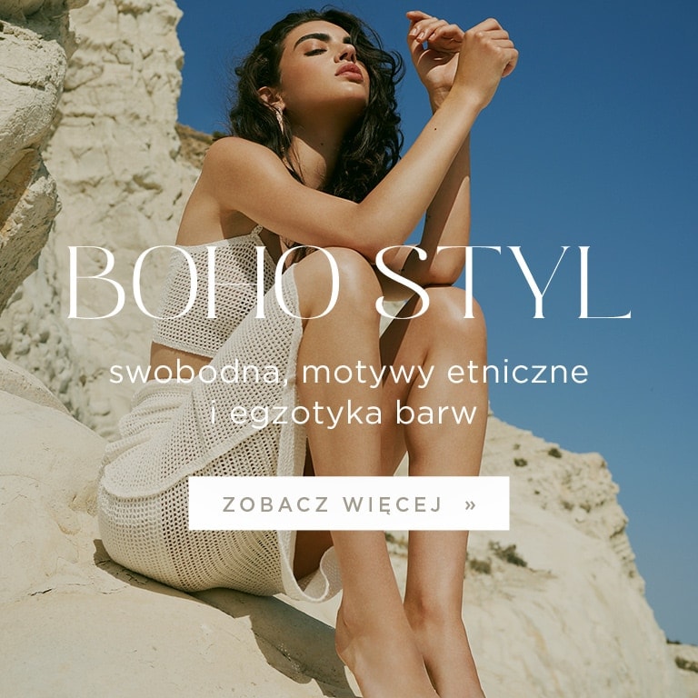 modelka w szydełkowym komplecie: topie oraz spódnicy w stylu boho