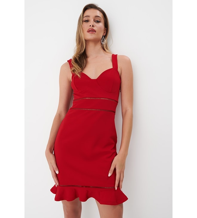 rochie roșie stil anii 50.