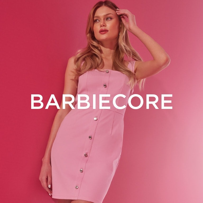 czytaj więcej barbiecore