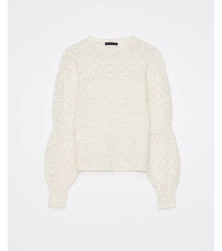 sweter z dekoracyjnym splotem