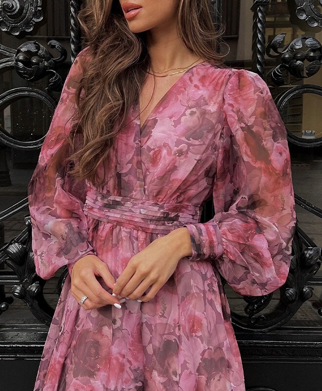 influencerka w sukience maxi w kwiaty