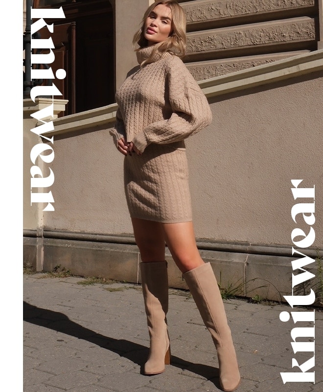 influencerka denisa kokorova w beżowym komplecie dzianinowym
