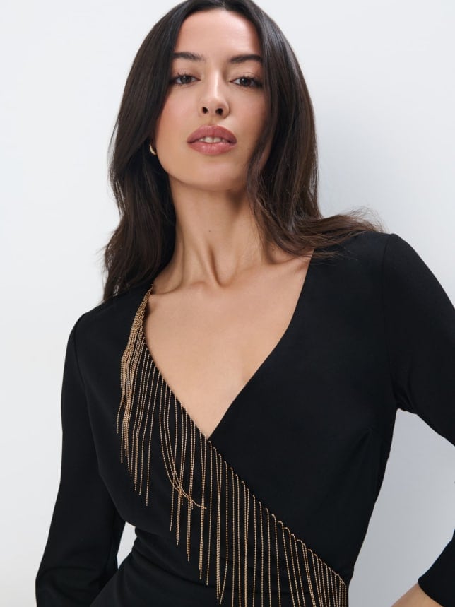 Rochie mini plină de farmec cu decolteu în V