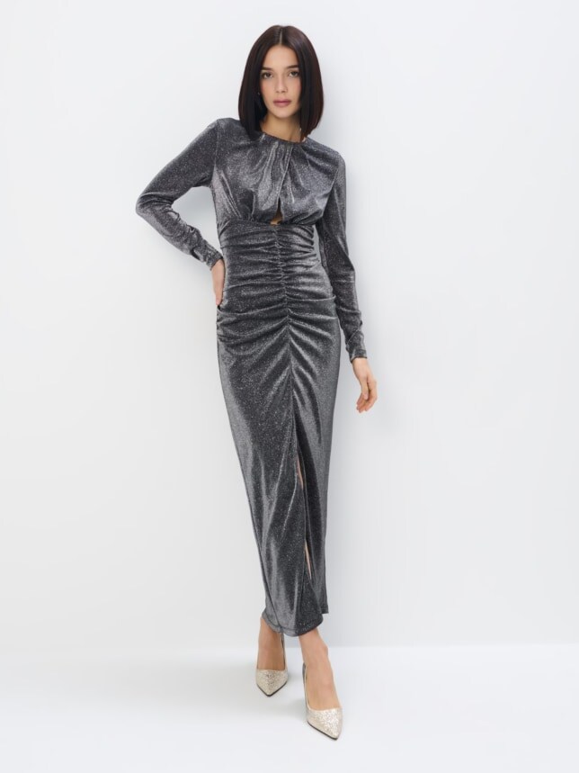 Rochie maxi cu cusătură metalizată
MOHITO