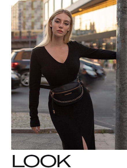 stil urban - rochie midi tricotata si geanta de talie