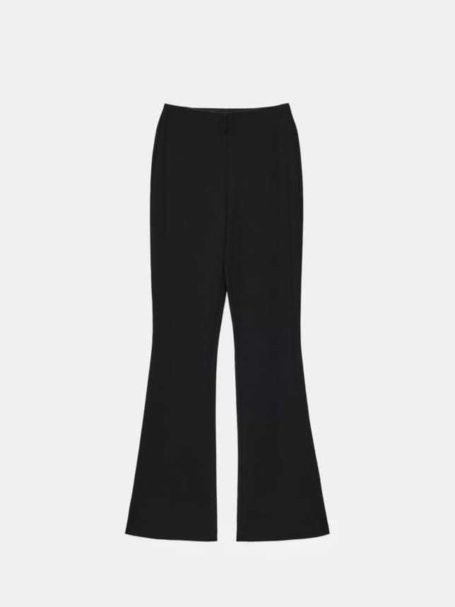 Pantaloni flare