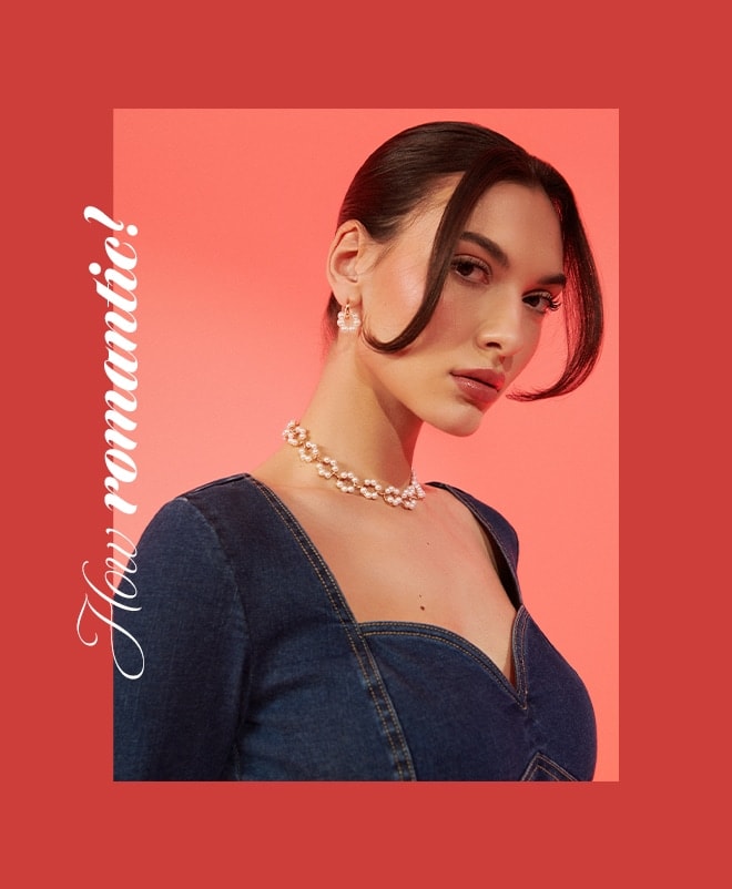 modelka w jeansowej sukience