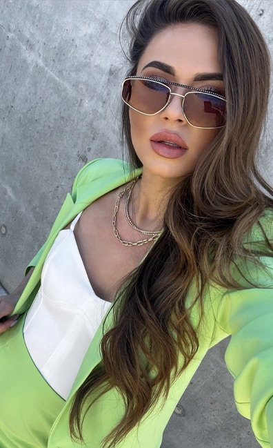 selfie w zielonej stylizacji, której nie może zabraknąć w Twojej szafie!