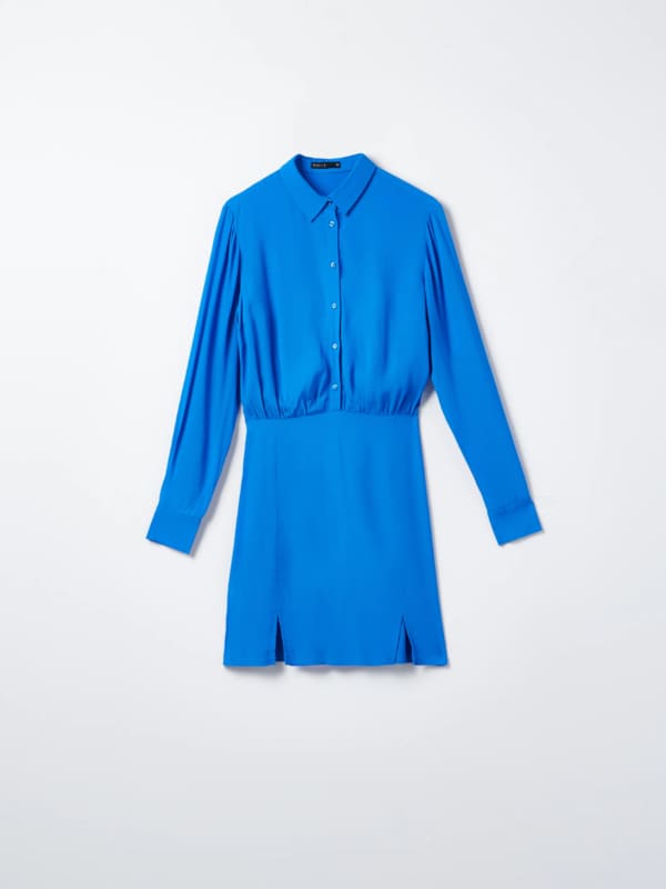 sukienka o koszulowym kroju w kobaltowym kolorze 