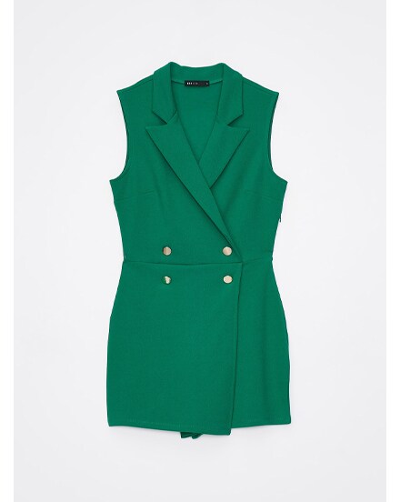 alternativa la rochia de mireasa? alege o salopetă verde cu croială de jachetă!
