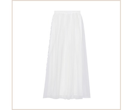 długa spódnica tiulowa, pięknie prezentująca się w połączeniu z krótkim topem