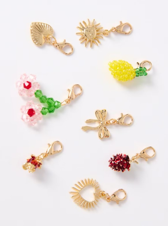 Zestaw korowych przypinek do butów