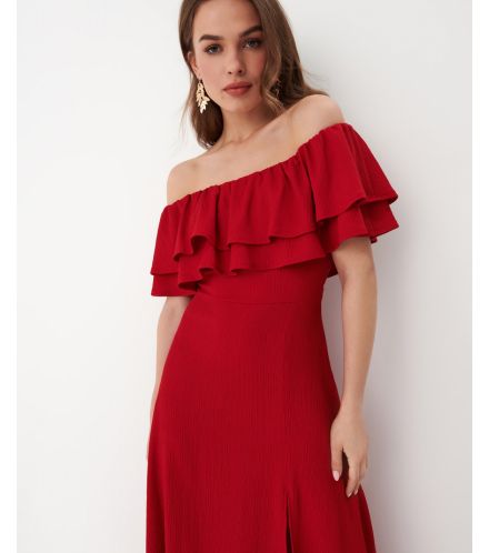 modelka w czerwonej sukience - hiszpance