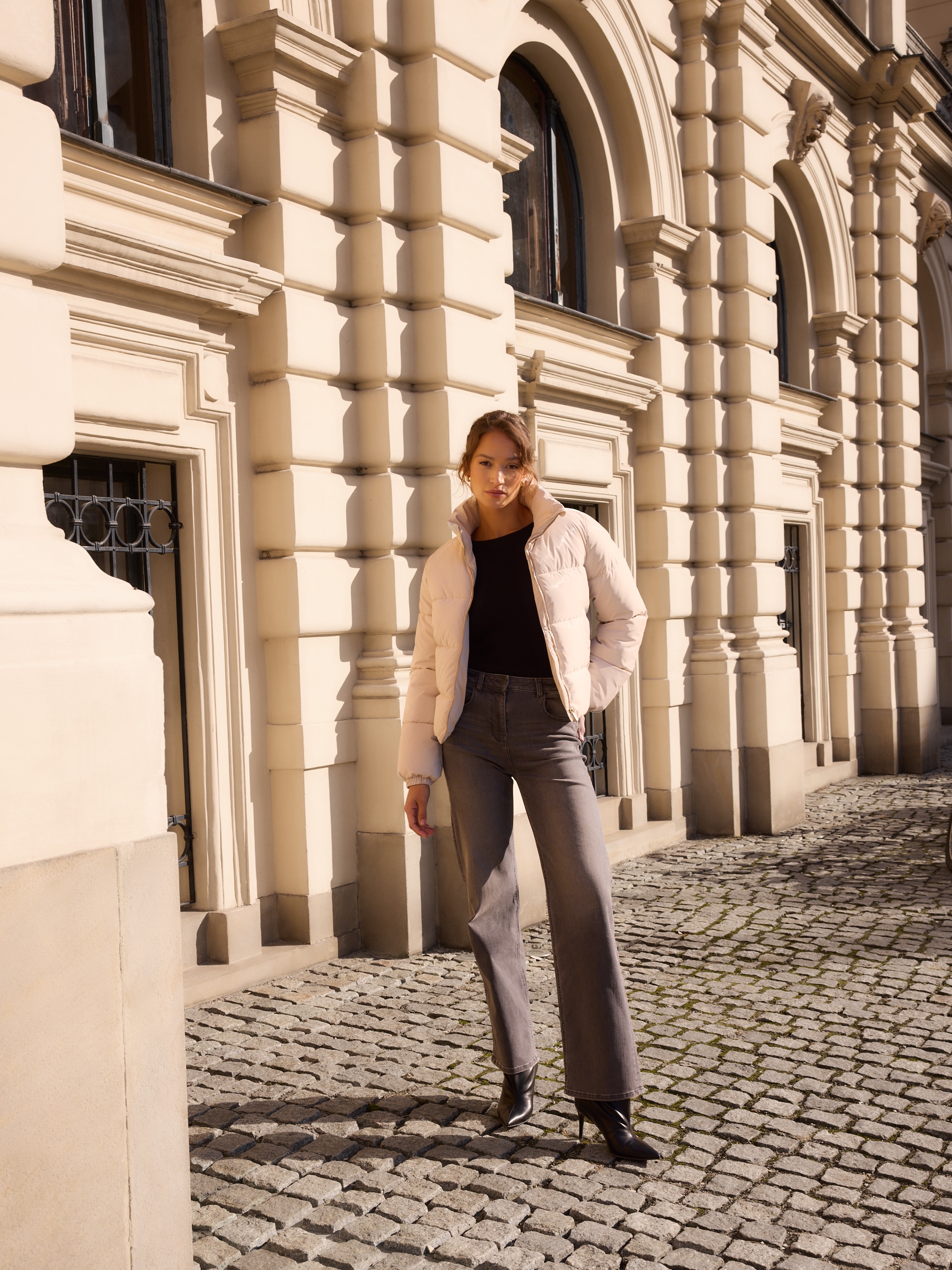 Dzianinowy czarny sweter
