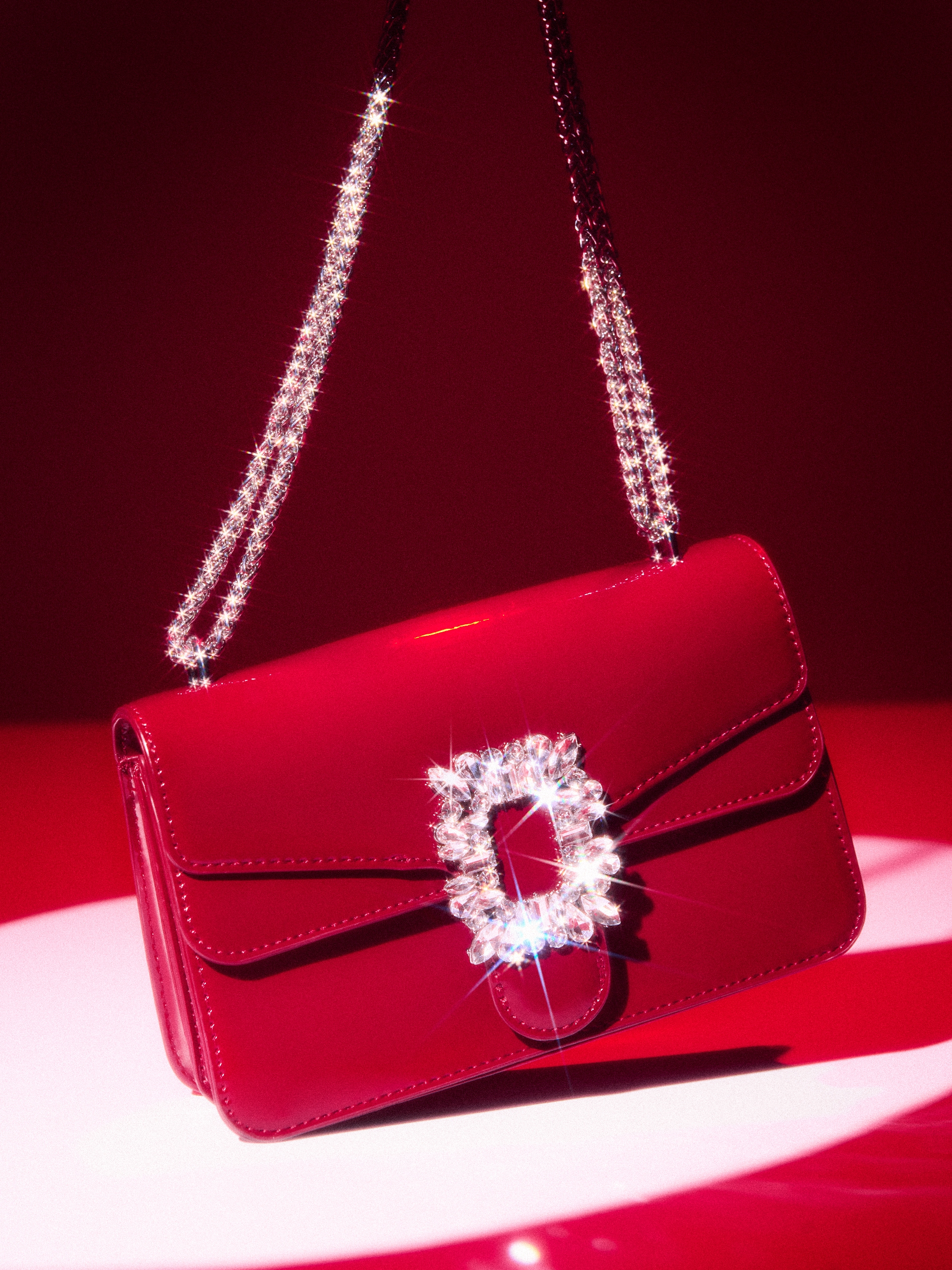 Dimensiuni geantă: 15 x 21 x 6 cm