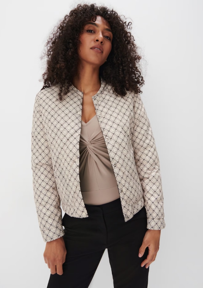 o jachetă cu două fețe este un succes pentru primăvara 2024