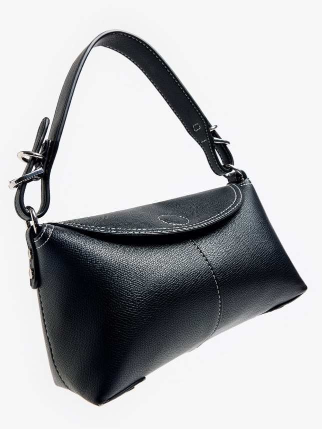 Geantă cu curea pentru umăr
24 x 15 x 10 cm
149,99 RON
culoare - Negru