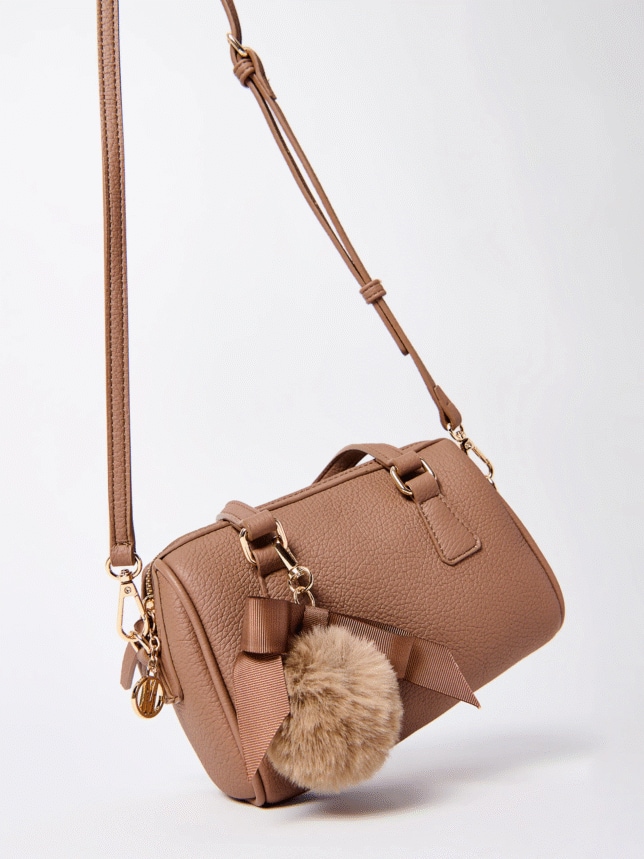 Geantă cu breloc
18 x 20 x 10 cm
89,99 RON119,99 RON
-25%
culoare - Beige