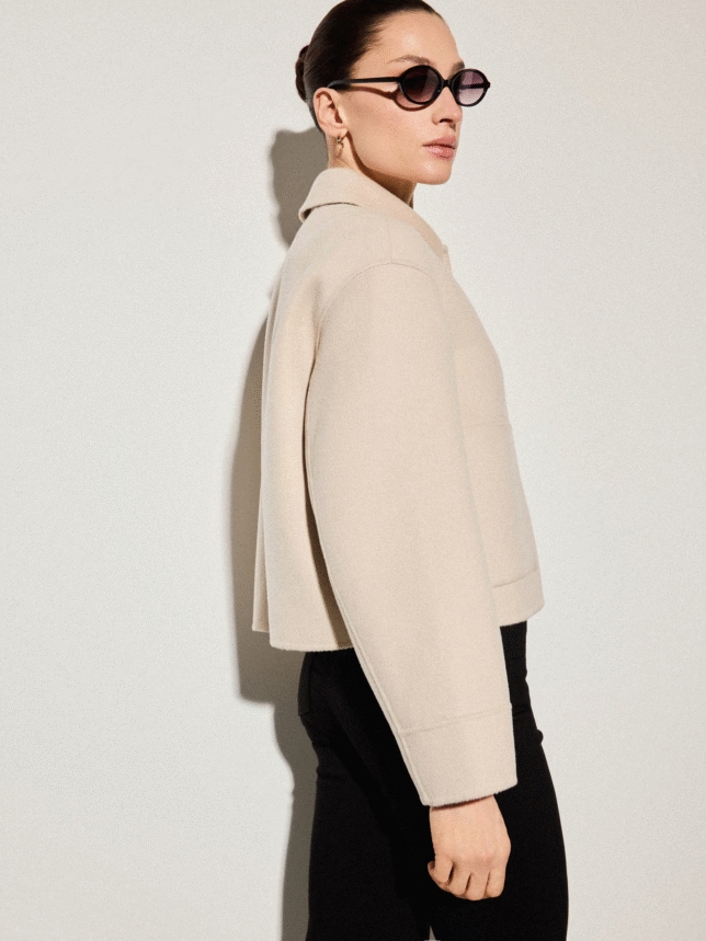 Geacă cu lână
419,99 RON
culoare - Beige