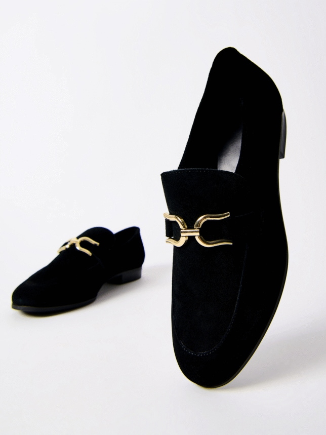 Czarne Skórzane loafersy z ozdobnym elementem z przodu w stylu old money