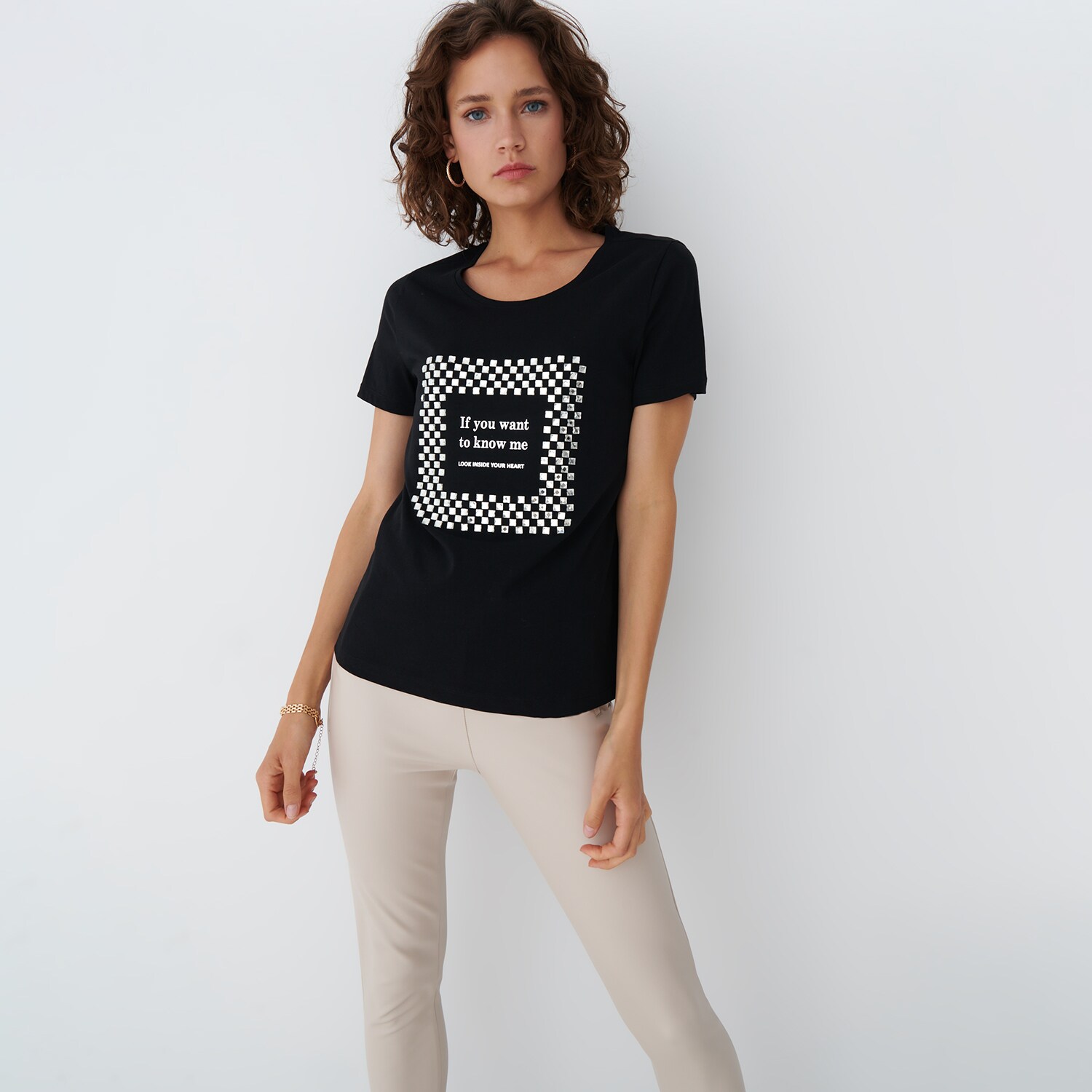 Levně Mohito - Bavlněné tričko s aplikací - Černý