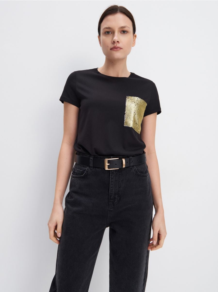 t shirt with sequin pocket