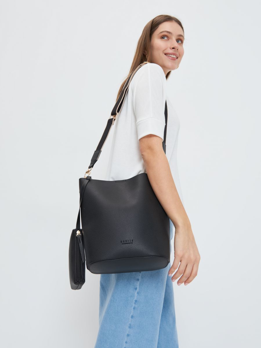 tote bag with detachable strap