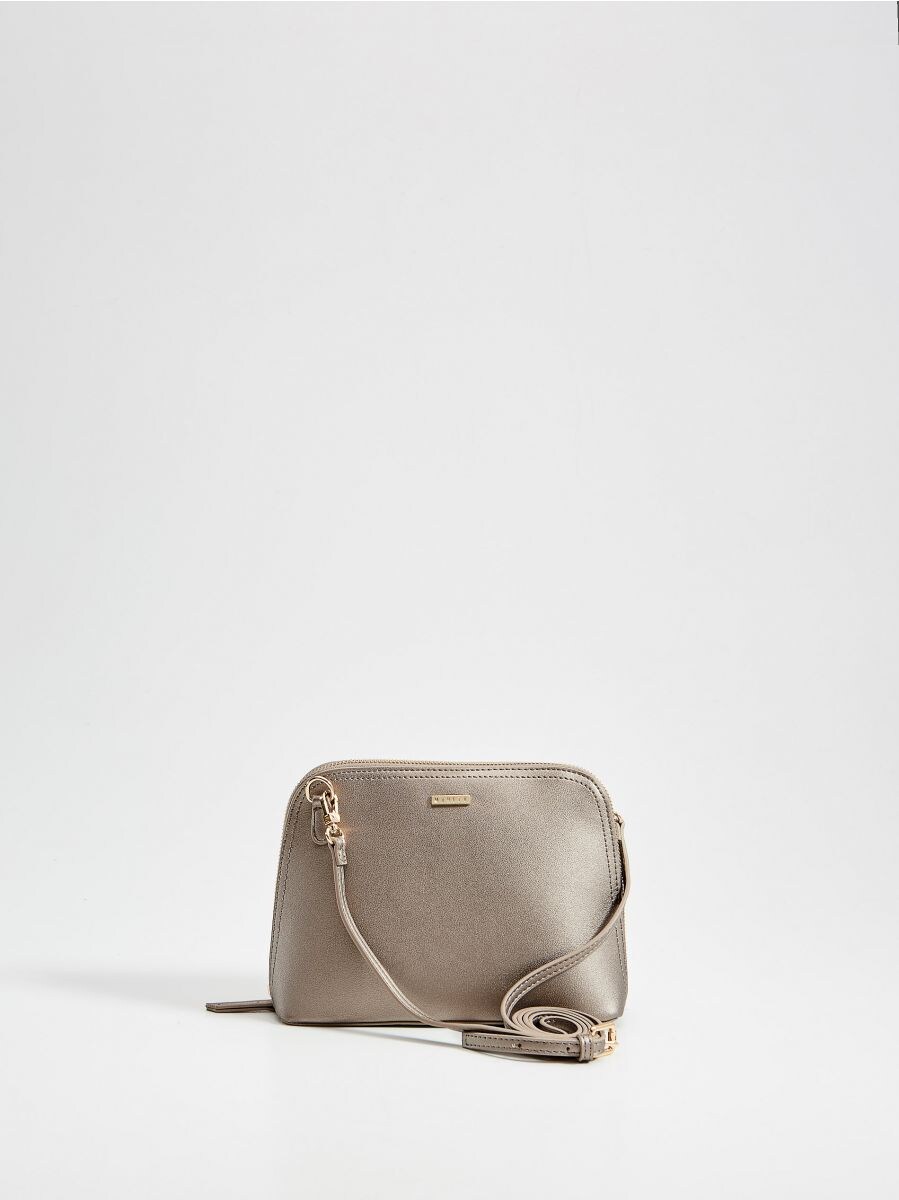 bag with detachable strap